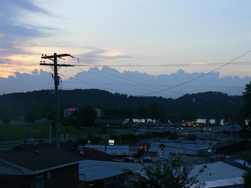 028-Outside Motel-Nice clouds.JPG
